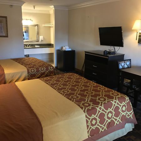 Castaic Inn Six Flags Valencia Екстериор снимка