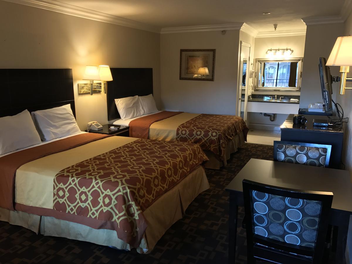 Castaic Inn Six Flags Valencia Екстериор снимка
