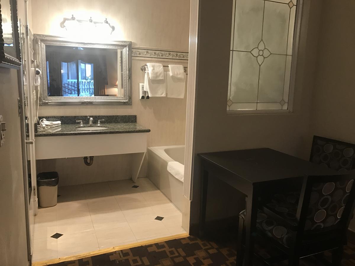 Castaic Inn Six Flags Valencia Екстериор снимка